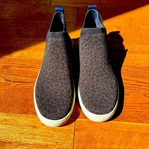 ROTH’S 8.5 ANIMAL PRINT SLIP ON SNEAKERS